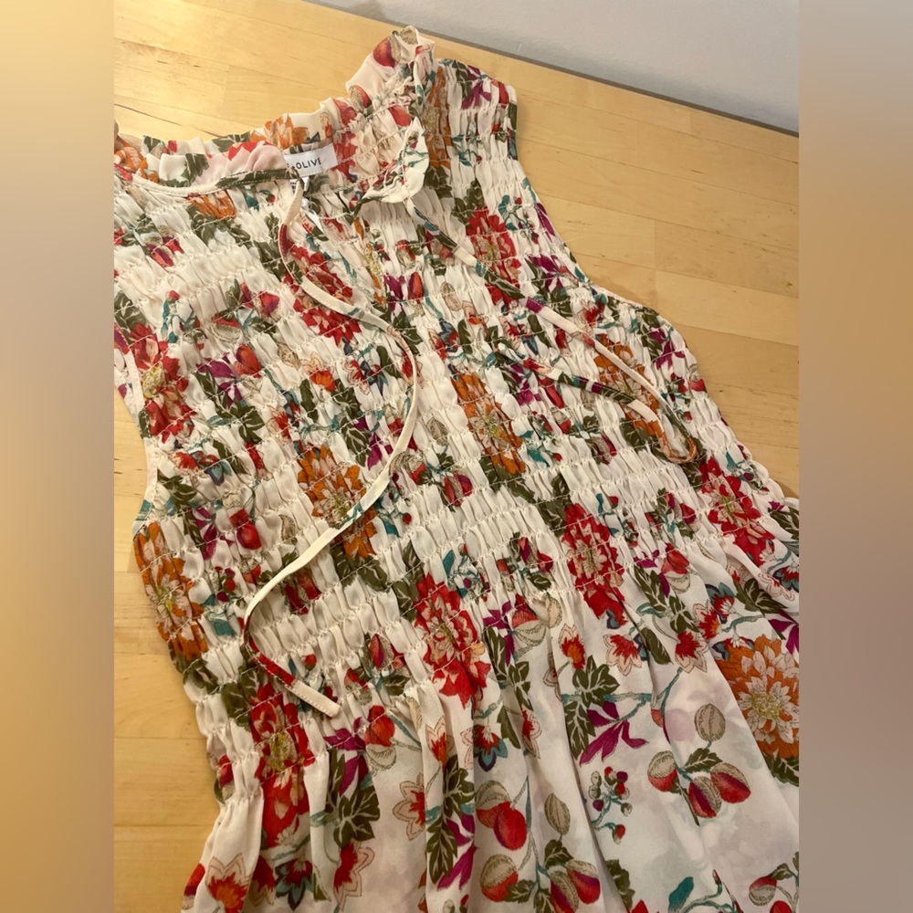 🌹 NWT Rose & Olive floral blouse